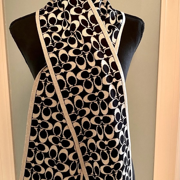 Coach cold weather heat and scarf. - Picture 2 of 8